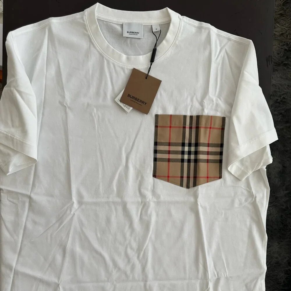 Burberry T-shirt - Picture 2 of 2